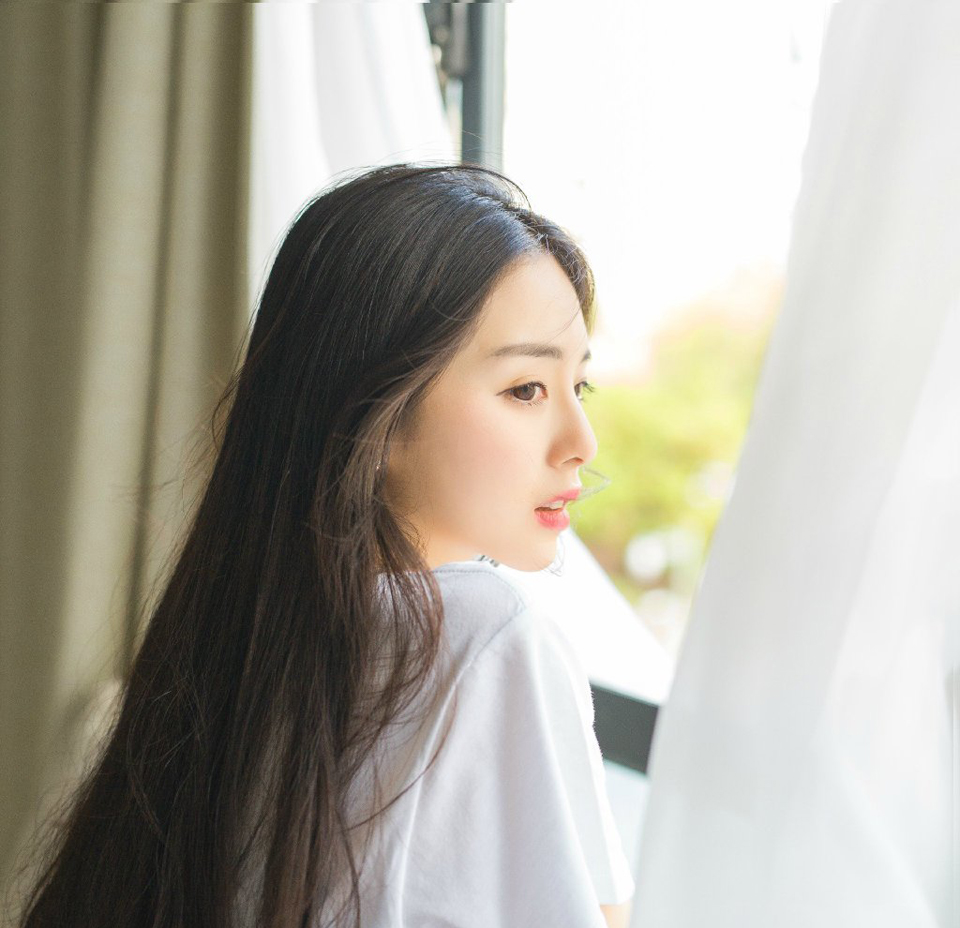 雨还在下，预想中的江东兵马并没有出现，直到天上的乌云逐渐淡去的时候，伏德松口气的同时，也有种难言的失落，这代表着这种担惊受怕，走钢丝一般的日子还要继续。